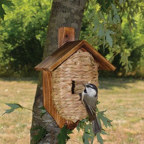 Mounted Grass Roosting Pocket with Roof